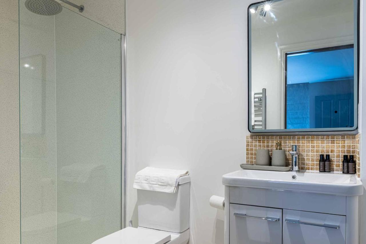 Stylish Modern 1 Bedroom, City Centre バース エクステリア 写真