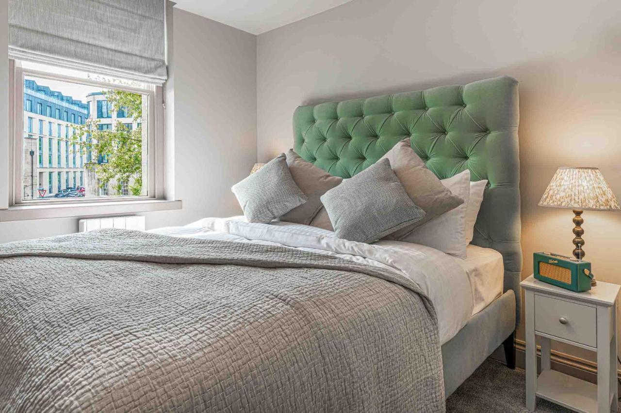 Stylish Modern 1 Bedroom, City Centre バース エクステリア 写真